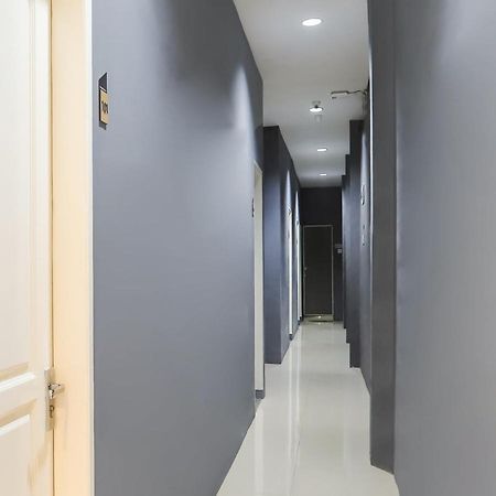 Oyo 3492 Mandala Residence Medan Exteriör bild